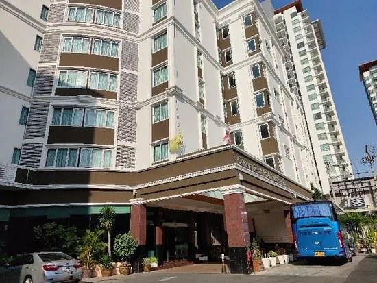 Convenient Park Hotel, Bangkok — building exterior